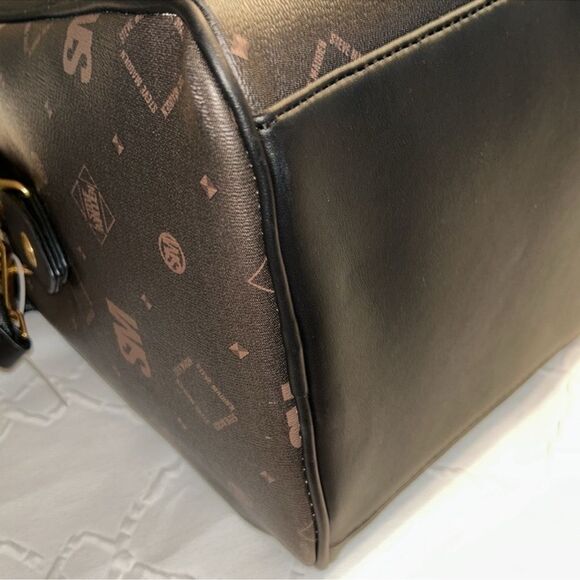 Steve Madden Unisex Brown/Black Duffle Weekender
Bag(NWT) - Picture 8 of 12